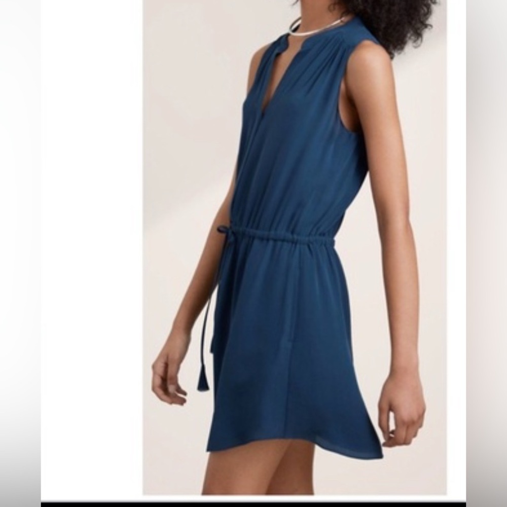 Aritzia Babaton Benedict 100% Silk Sleeveless  Dress royal Blue size xxs.